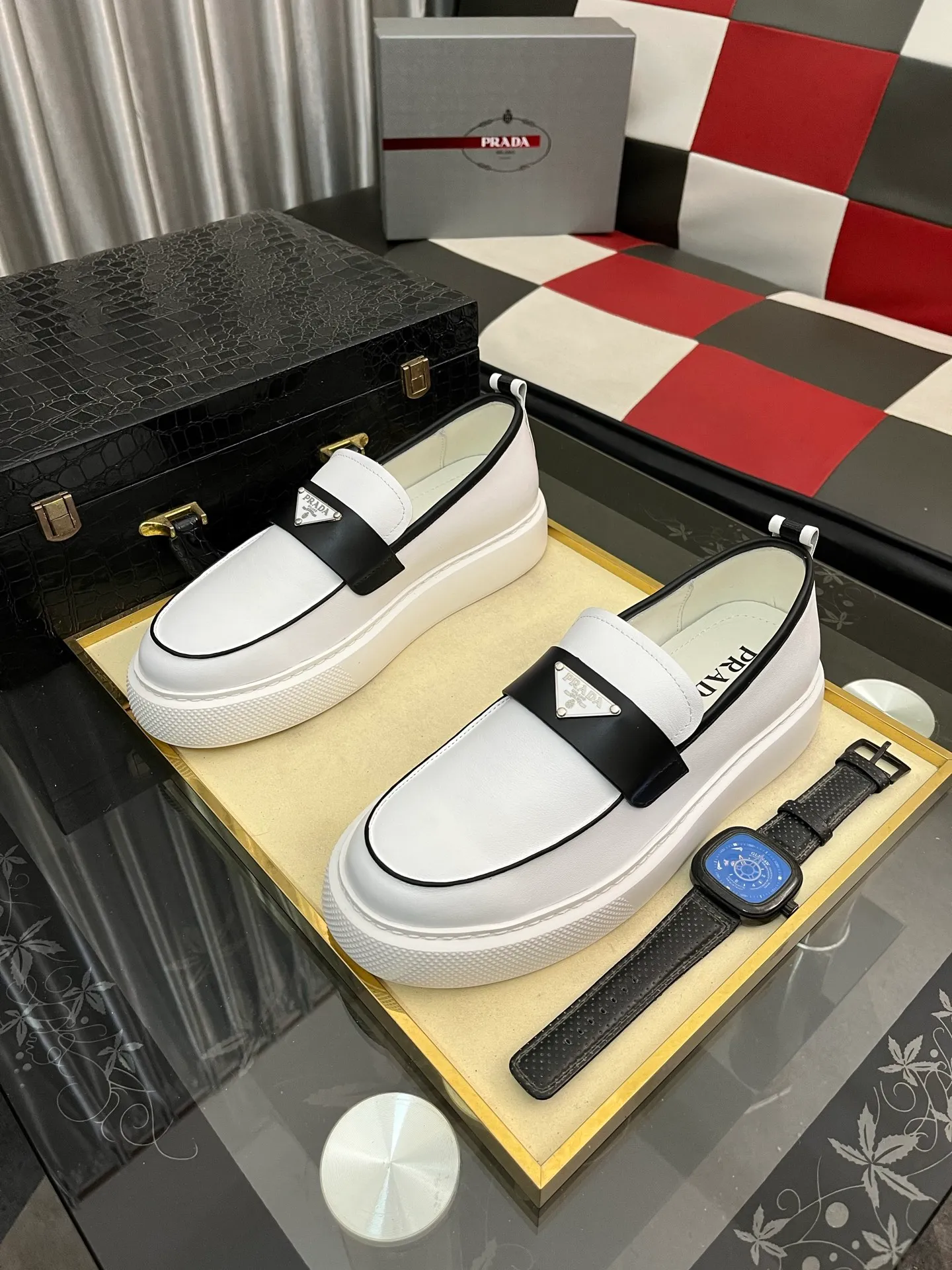 Men's shoes 💰: 560⌚️⌚️[PRADA] Prada casual shoes, originally developed 1:1, made of high-mercerized cowhide with imported cowhide, silk sheepskin lining, rubber outsole, comfortable and soft on the foot, size: 38-443️⃣Colors available